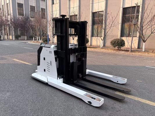 4 Tons Non-standard AGV Body  Electric Pallet  Stacker Lifting Height 4 Meters Fork Adjustment Range 400-700mm Curtis Control System