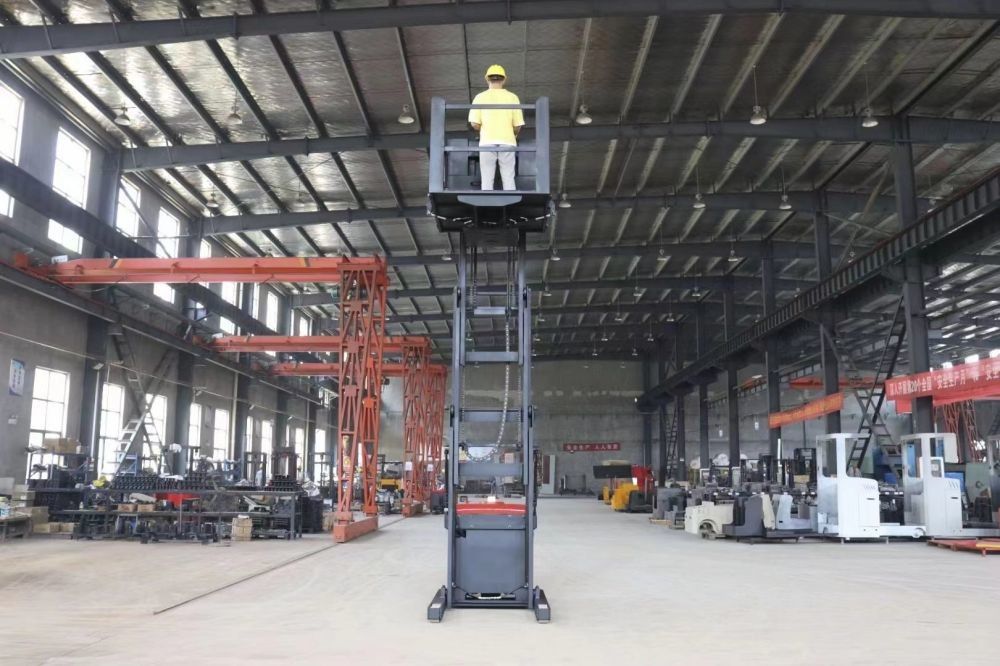 1000 KG Electric Forklift Truck Electric Pallet Stacker 4000 MM Lift height