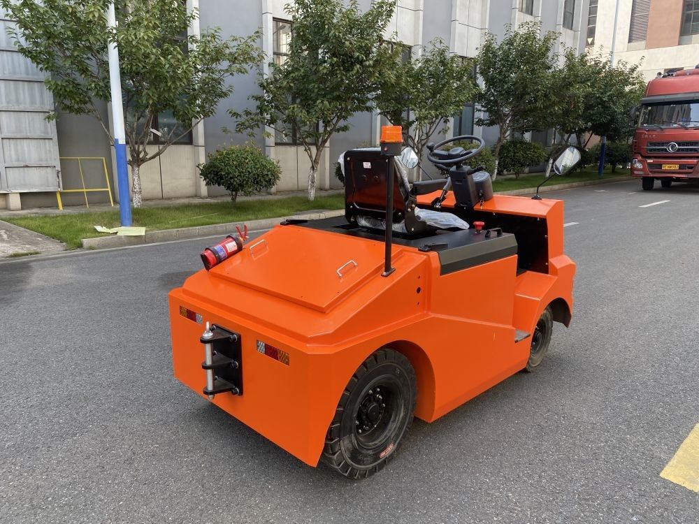 Max traction 1250KN Electric Vehicle Mover Electric Tow Tractor 2 Ton