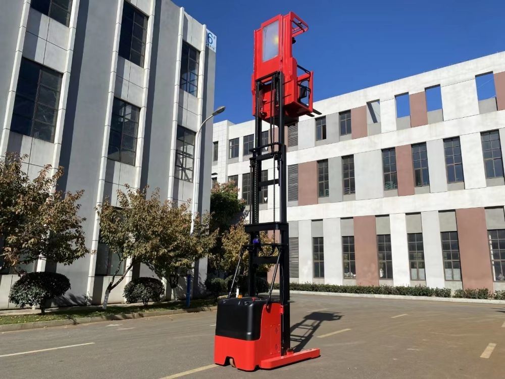 1500 KGS Upgoing Order Picking Carts Forklift For High Level Shelves Light Cargo Handling