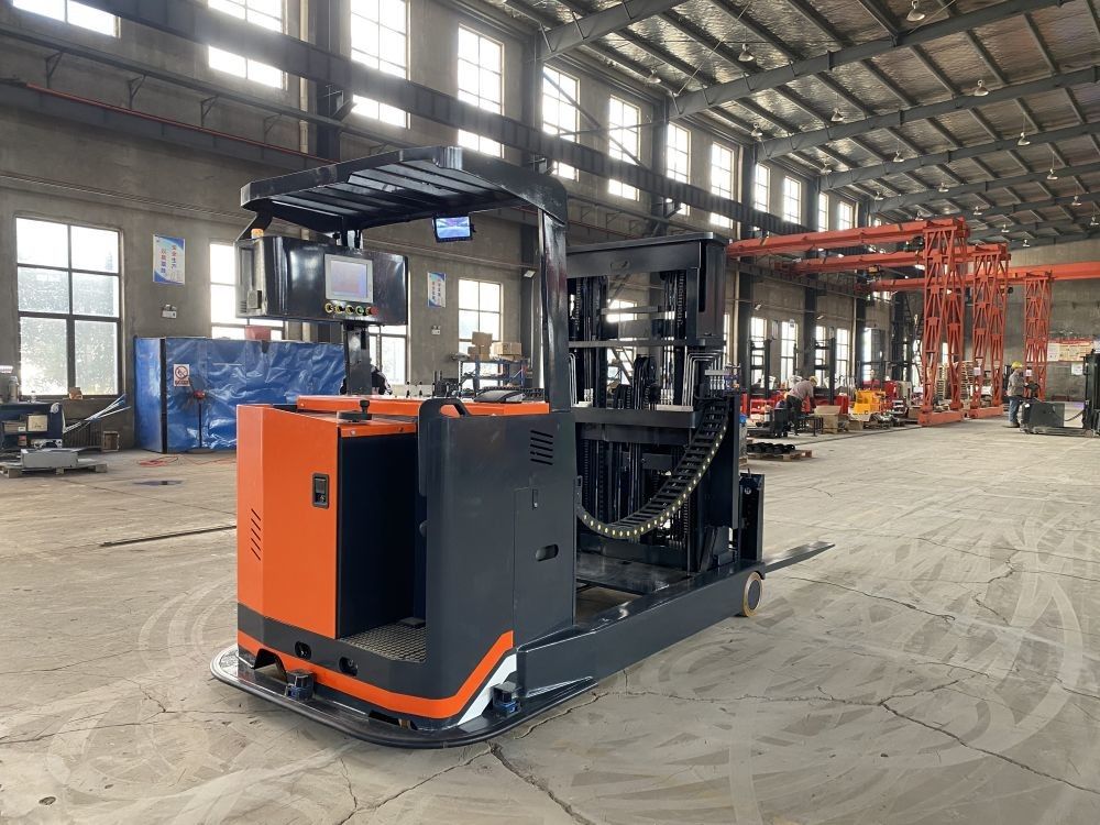 Automated Guided Vehicle AGV Electric Reach Forklift 3000 KGS Capactiy 1600mm Lift Height