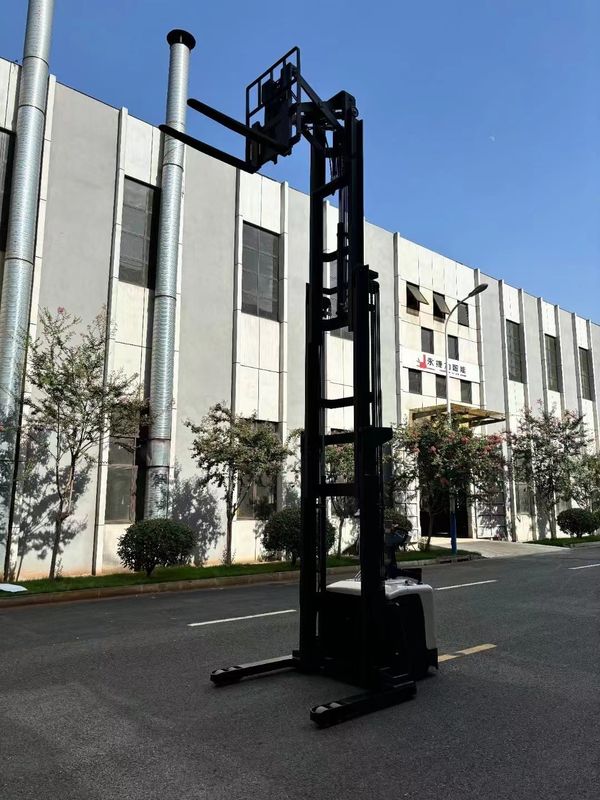 5 Meters Height 24V210AH Single Electric Reach Forklift with 1500 kg Load Capacity