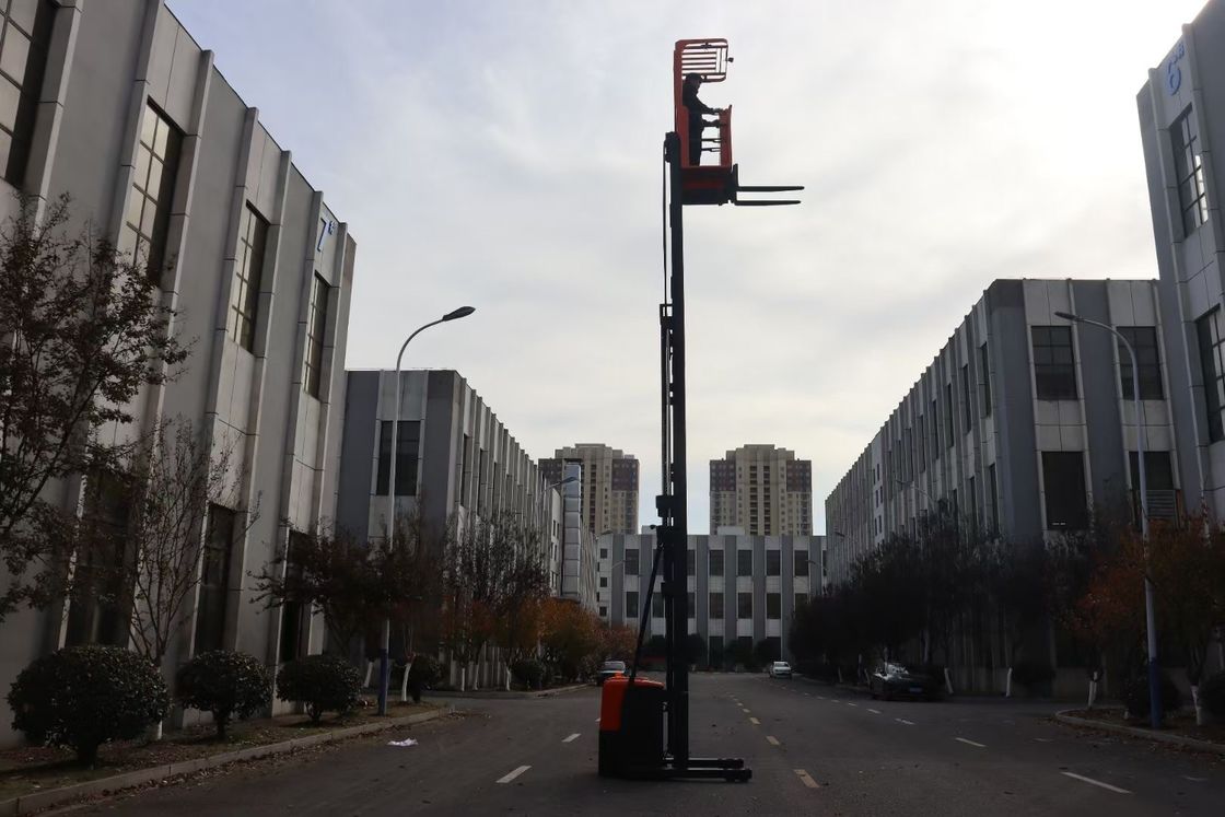 Lithium Battery  25.6V500AH Load  Capatity 1000 KG Electric Order Picking Forklift Truck Lifting Height 8000 mm  Curtis  Drive  System