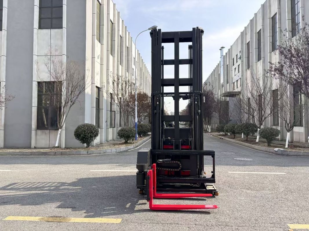 Three-way Electric Forklift  Fork Rotated Left and Right Rated Weight 1500 KG Lifting Height  7000 MM