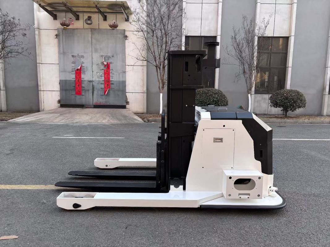 AGV Body  Electric Pallet  Stacker Lifting Height 4 Meters Fork Adjustment Range 400-700mm Curtis Control System