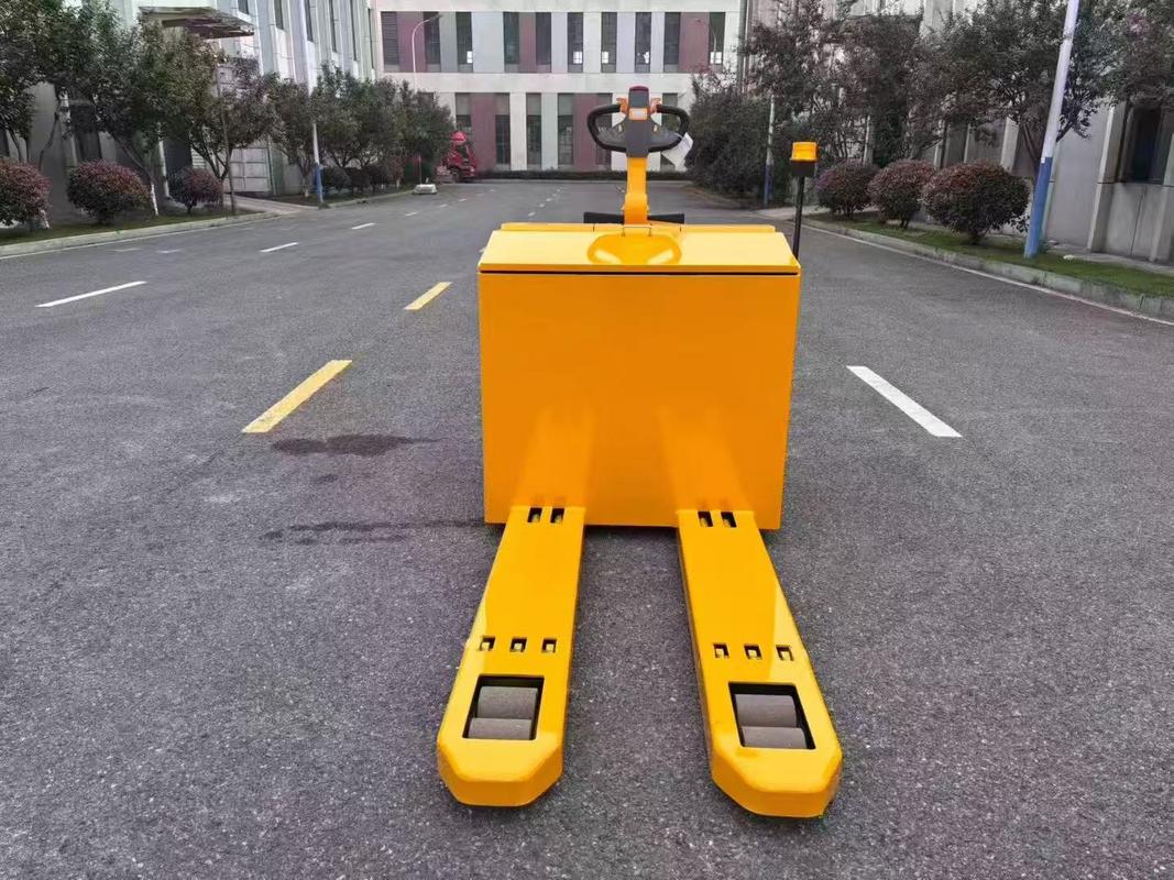 Electric Pallet Truck, with 8000 kg ​Load Capacity & 900 mm Fork Outer Width