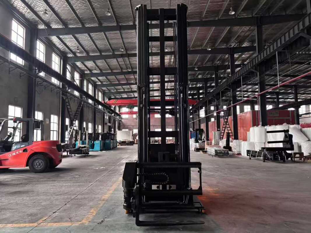 Three-way Forklift, For Warehouses/etc., 1500kg + 10m Capability